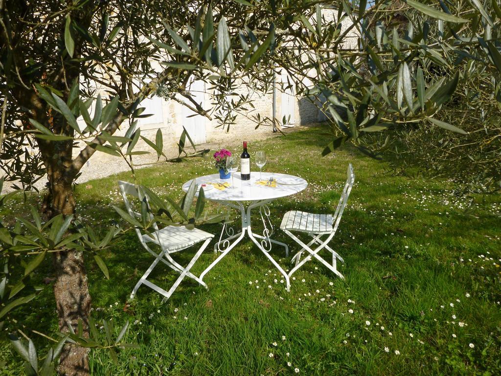 مبيت وإفطار Lesparre-Médoc Domaine Du Papillon الغرفة الصورة